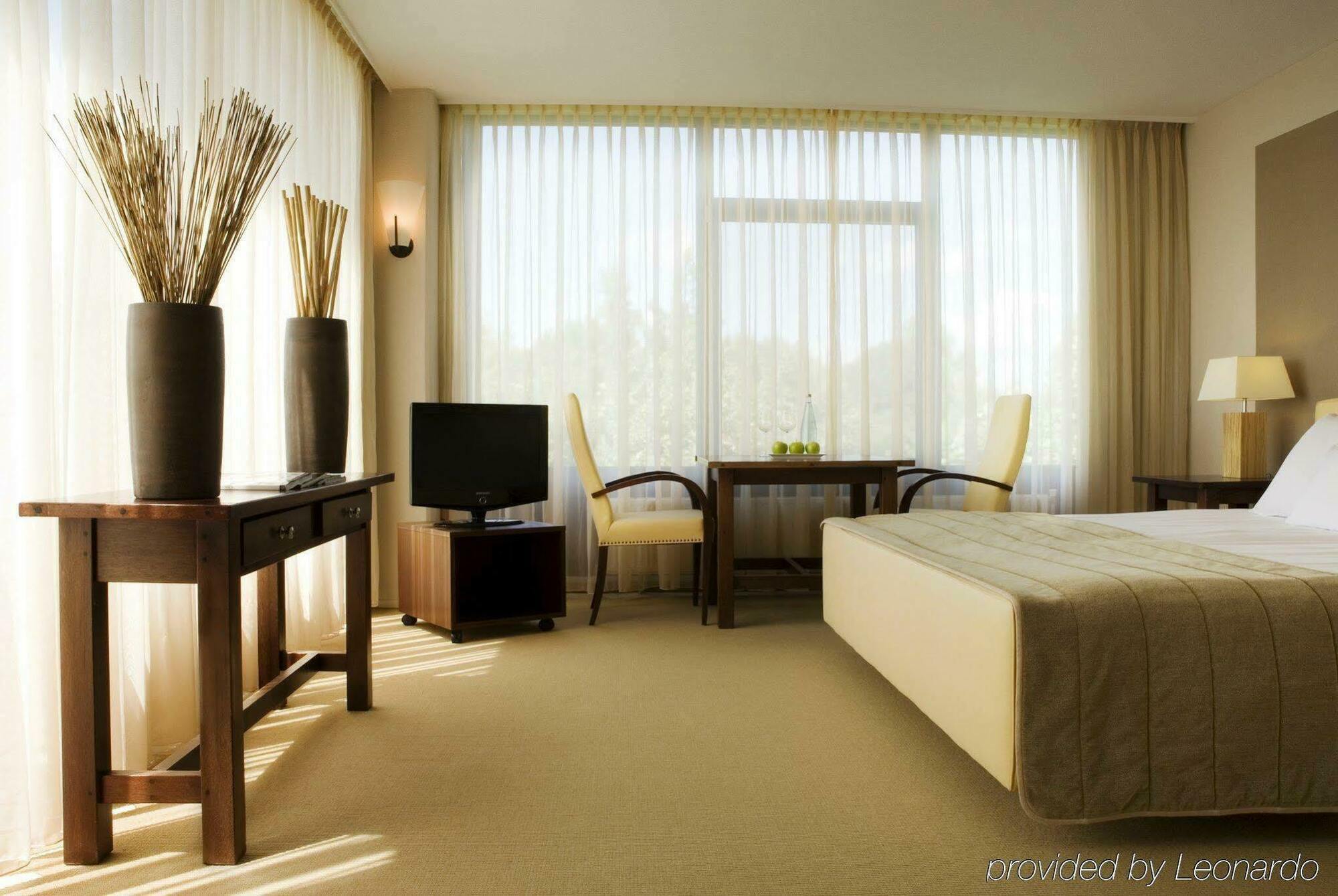 Hampshire Hotel - Newport Huizen Habitación foto